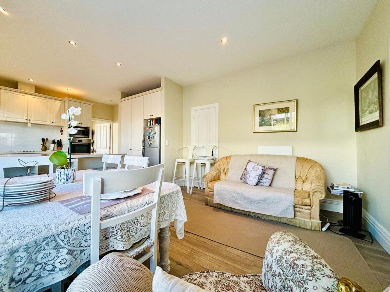 Papanui Paris Inspired Apartment Christchurch Exterior foto