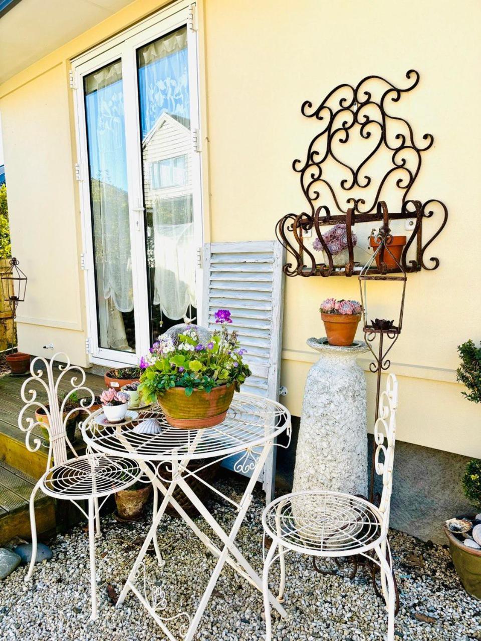 Papanui Paris Inspired Apartment Christchurch Exterior foto